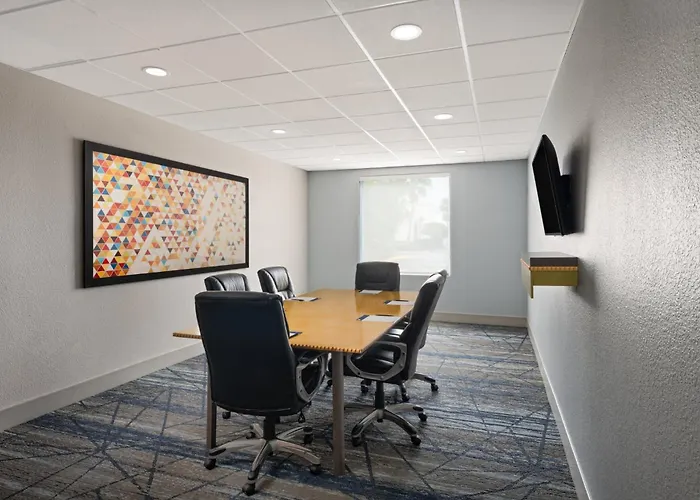 Holiday Inn Express & Suites Boynton Beach West By Ihg