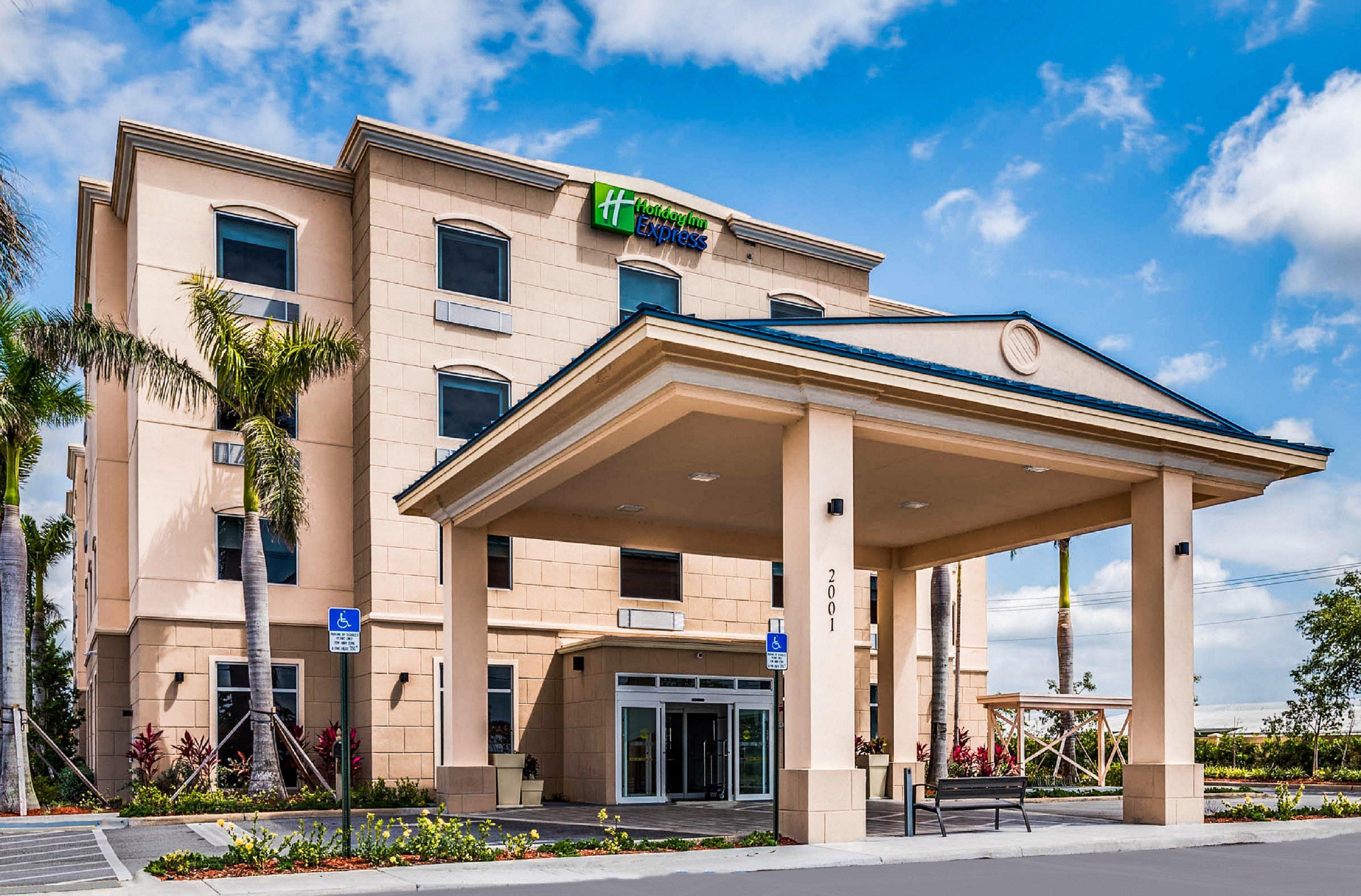 Express & Boynton West By Ihg Hotel 3*