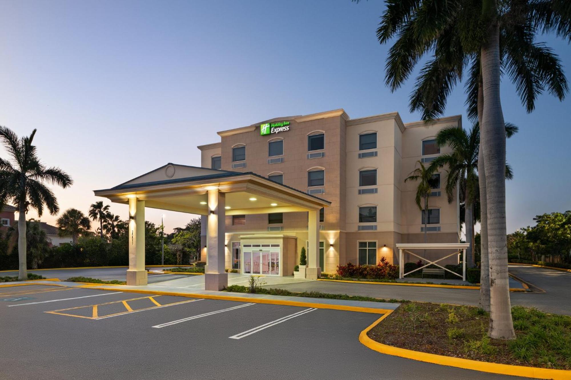 Express & Boynton West By Ihg