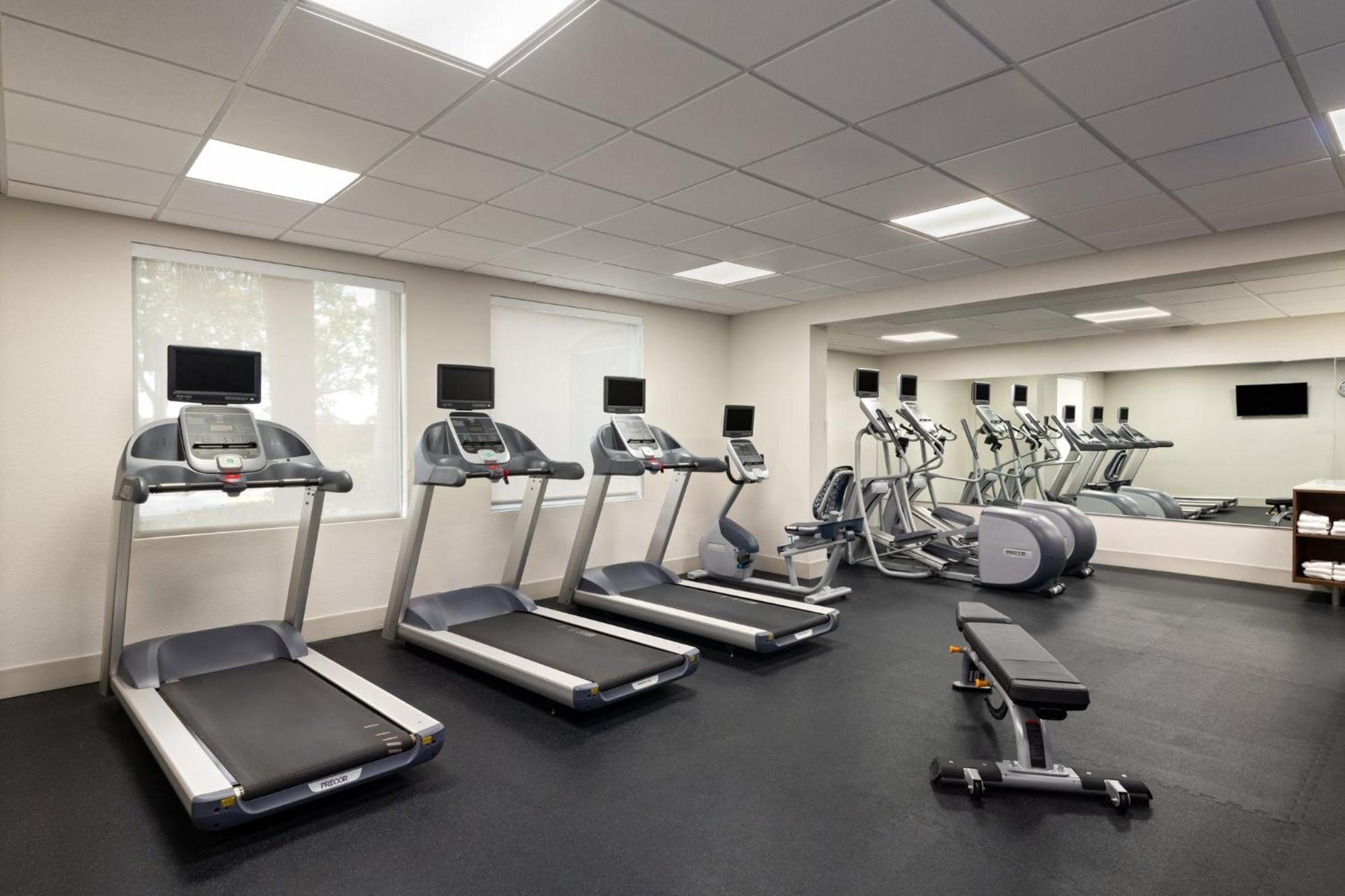 Express & Boynton West By Ihg Hotel