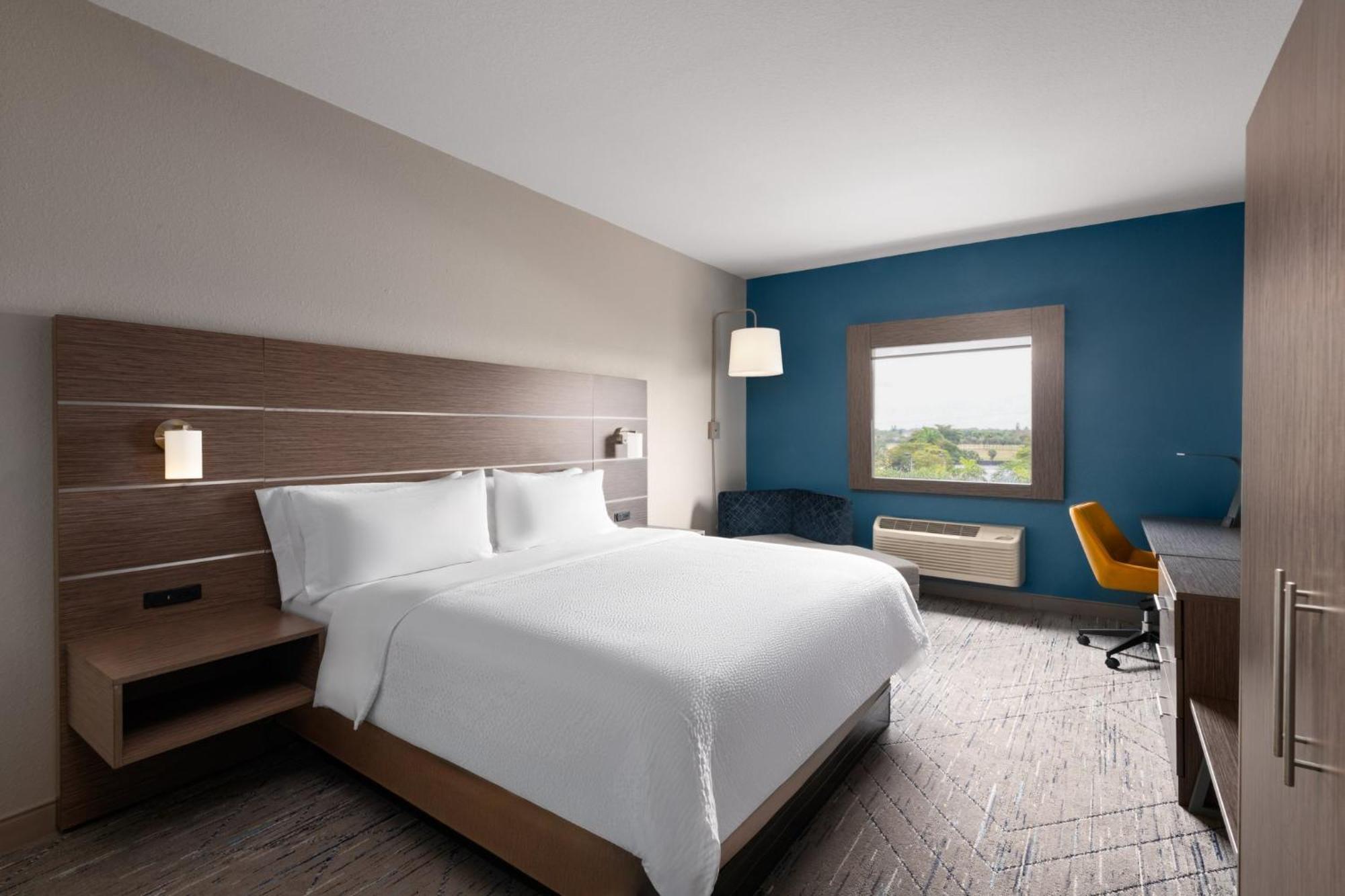 Hotel Express & Boynton West By Ihg 3*