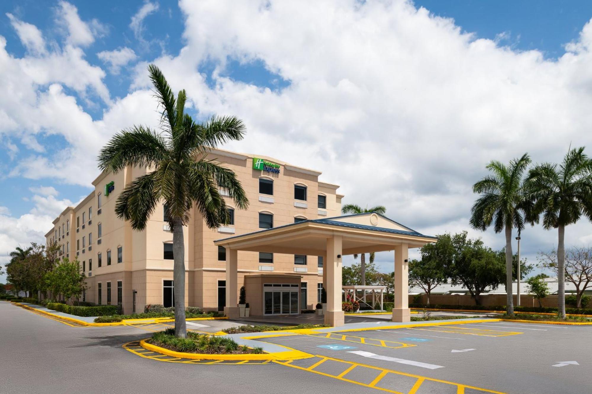 Hotel Express & Boynton West By Ihg