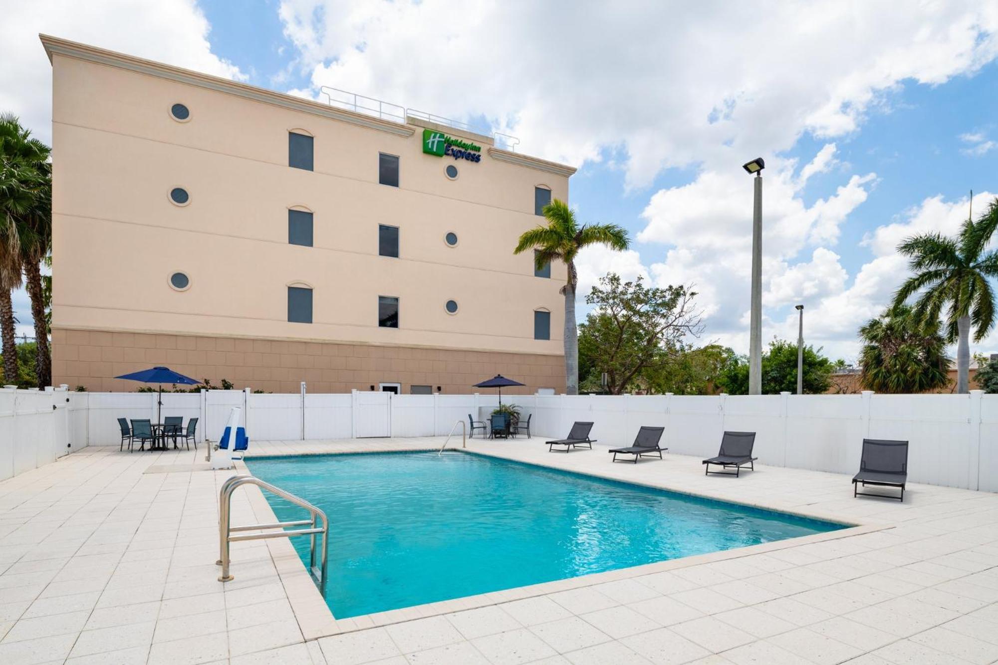 Hotel Express & Boynton West By Ihg 3*
