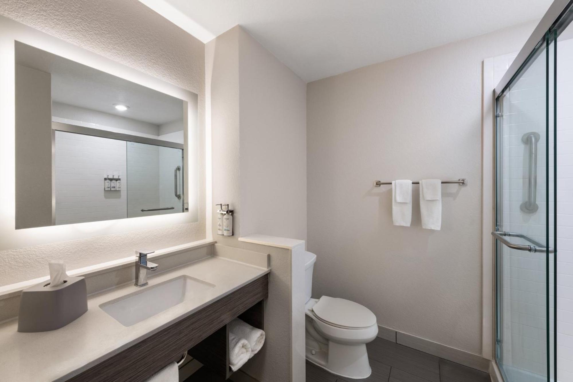 Express & Boynton West By Ihg 3*