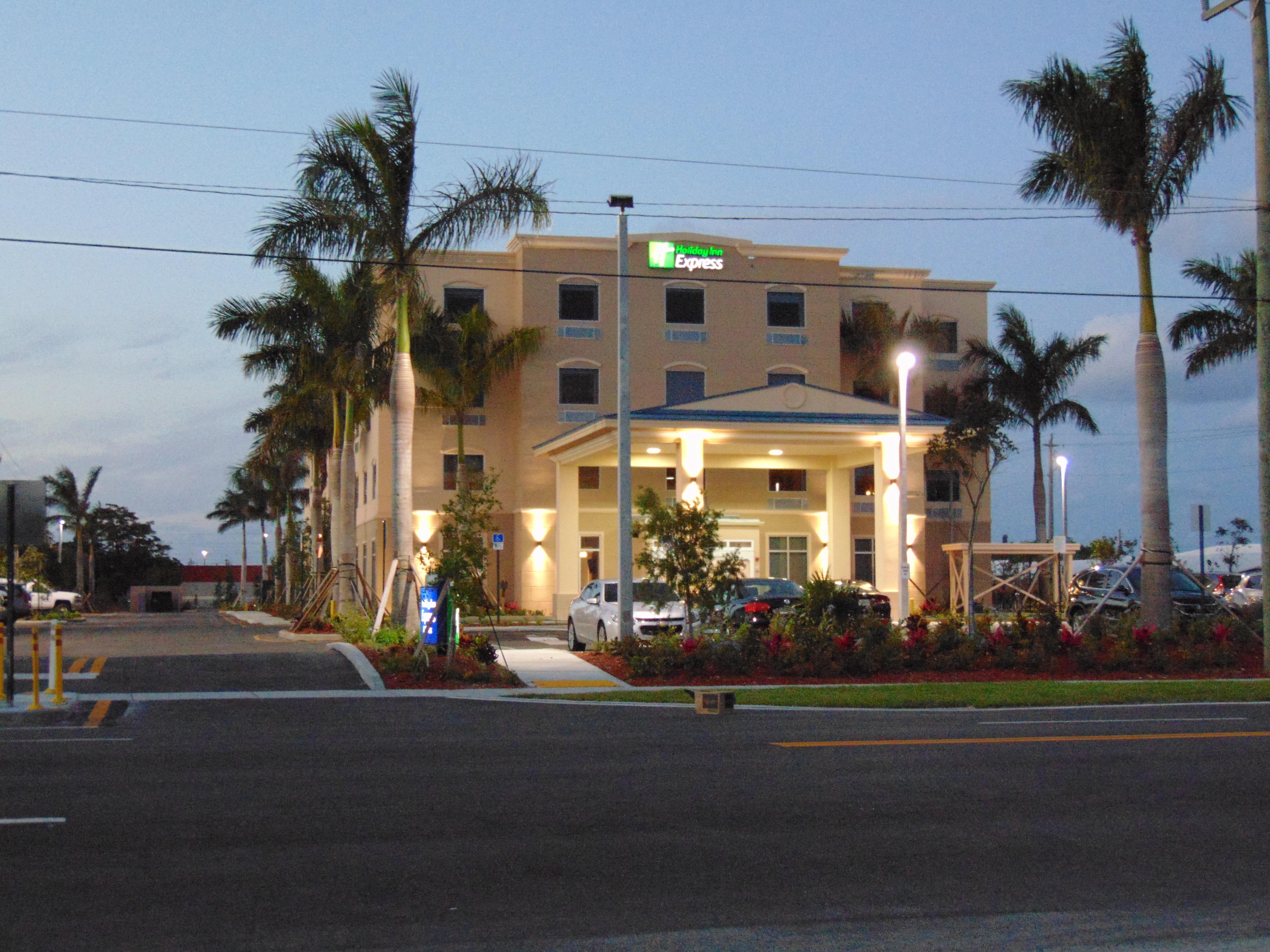 Express & Boynton West By Ihg Hotel Boynton Beach