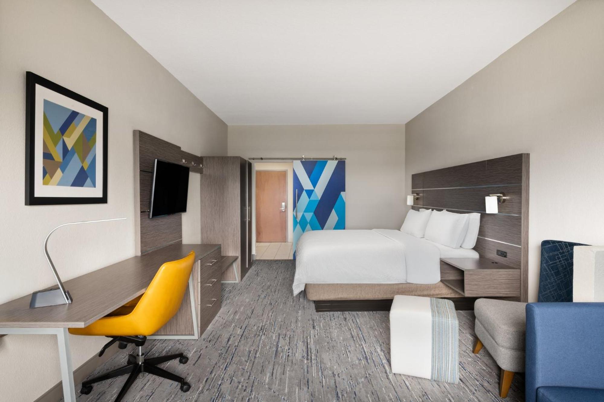 Express & Boynton West By Ihg Hotel